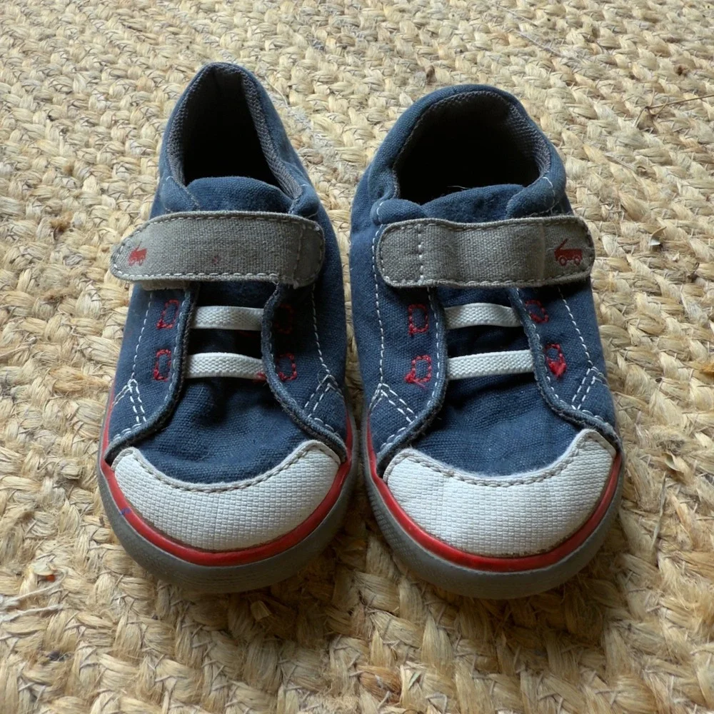 See Kai Run Kids Navy Blue Canvas Low Top Sneakers Size 7 Hook Loop Strap